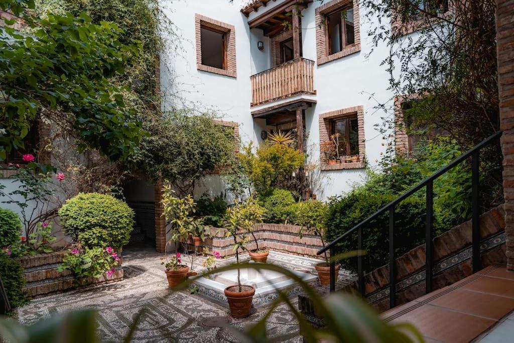 Апартаменты Qh Caldeleria Vieja Гранада Экстерьер фото